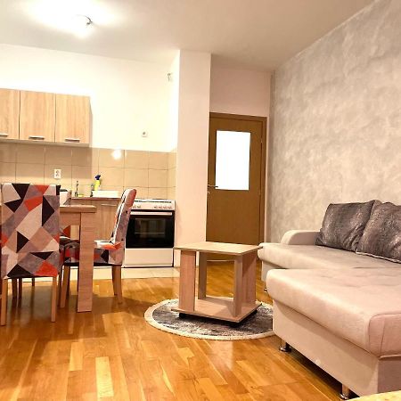 Naki Apartmani Podgorica Esterno foto