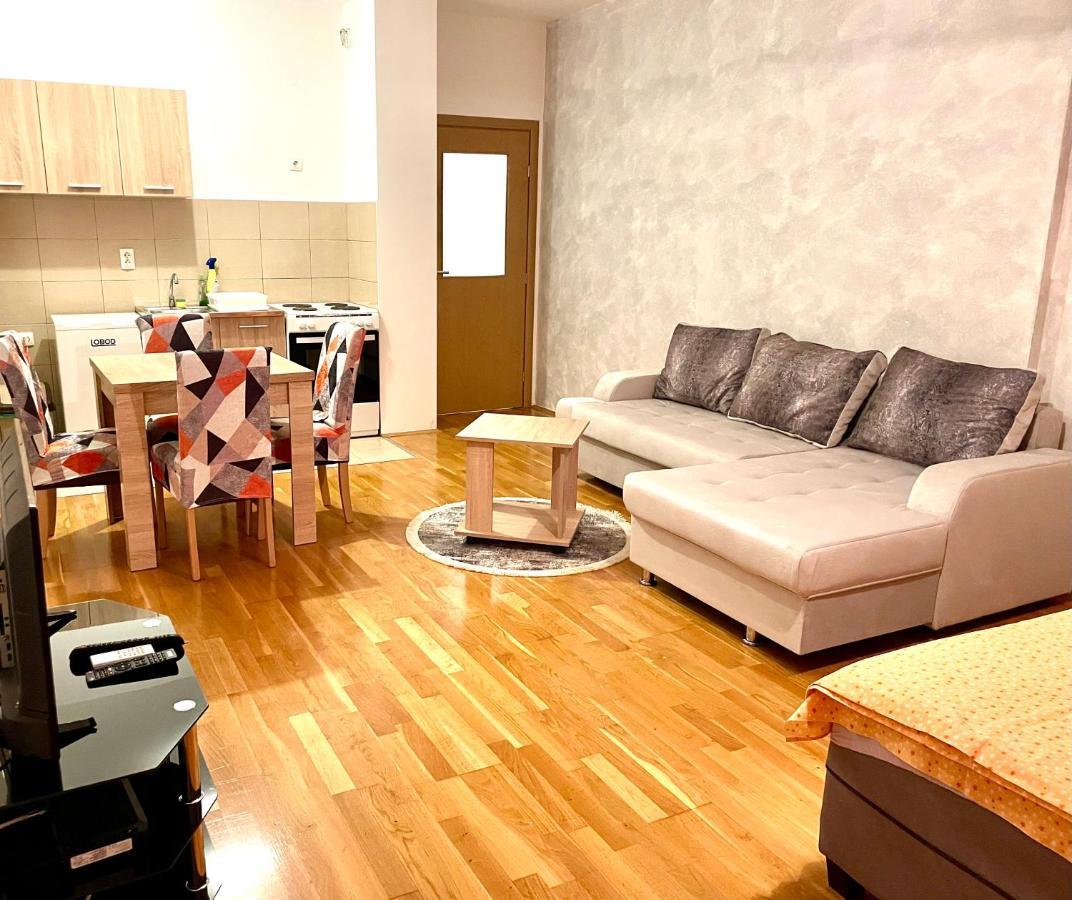 Naki Apartmani Podgorica Esterno foto
