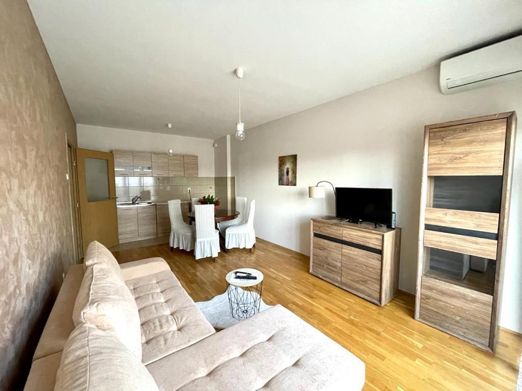 Naki Apartmani Podgorica Esterno foto